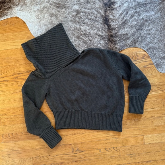 **LAST CALL** MONSE EUC Asymmetrical Cutout Sweater in Olive Green Size S - Picture 8 of 12